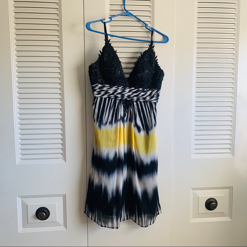 Black and gold prom dress!